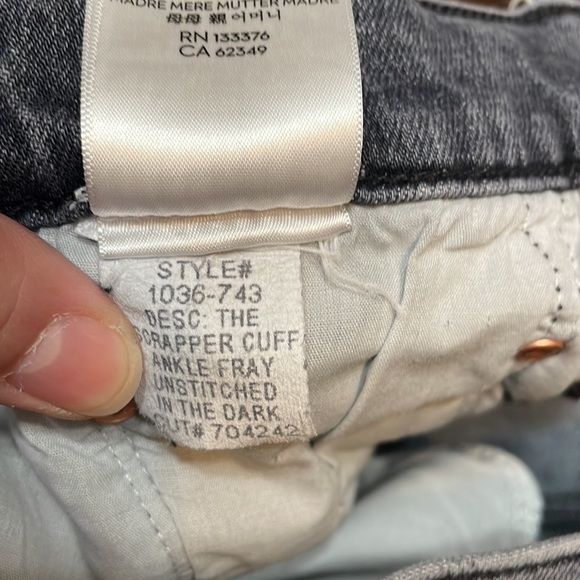 MOTHER The Scrapper Cuff Ankle Fray jeans - Picture 12 of 16